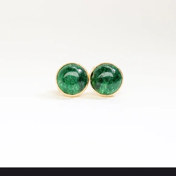 Chic Green Adventurine Gemstone Earrings in 14k Gold Filled Setting - Picture 1 of 3